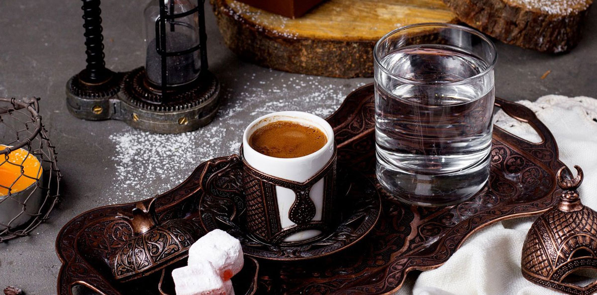 Lavazza mellé víz